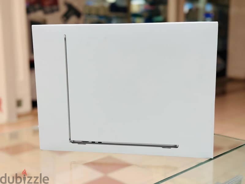 Apple macbook air M2 chip 15 inch (brand new) 256gb ssd 1
