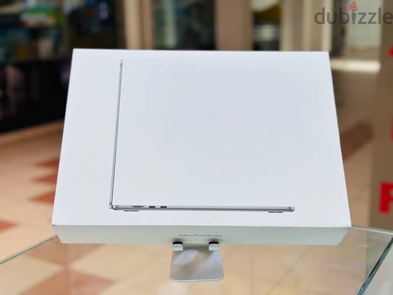 Apple macbook air M2 chip 15 inch (brand new) 256gb ssd 2