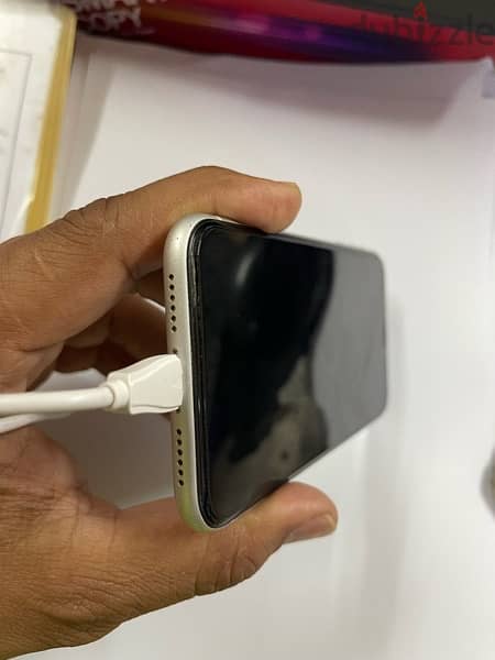 IPhone XR 128GB Used in good condition 2