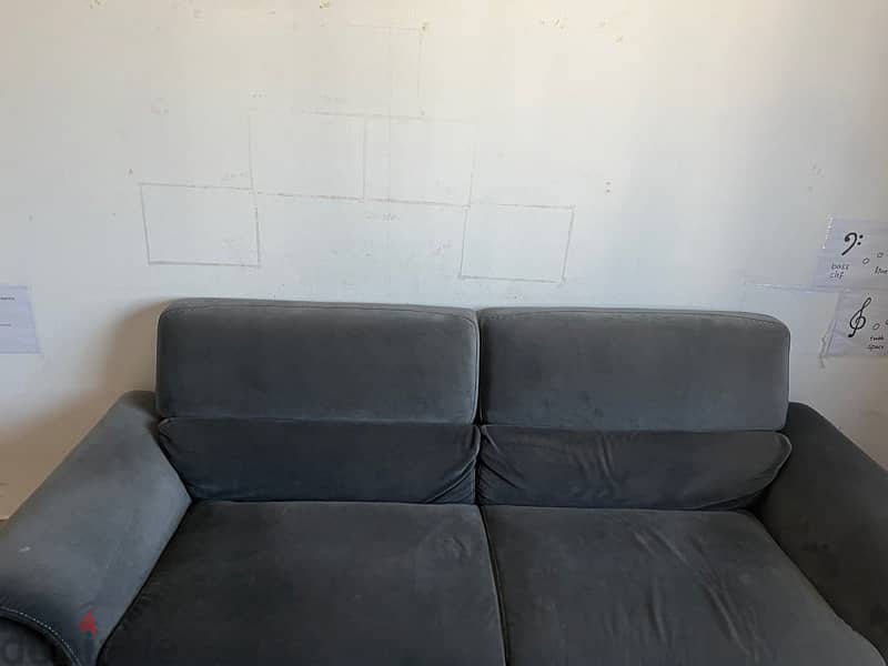 3 Seater velvet sofa 0