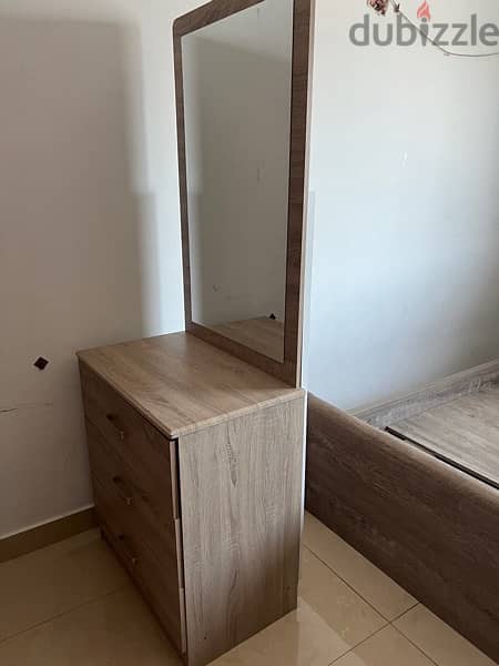 dressing table with mirror 1