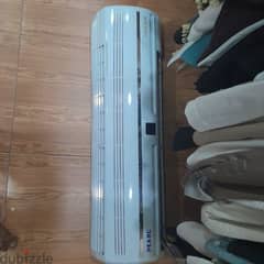 2 ton Ac for sale good condition good working six months wornty