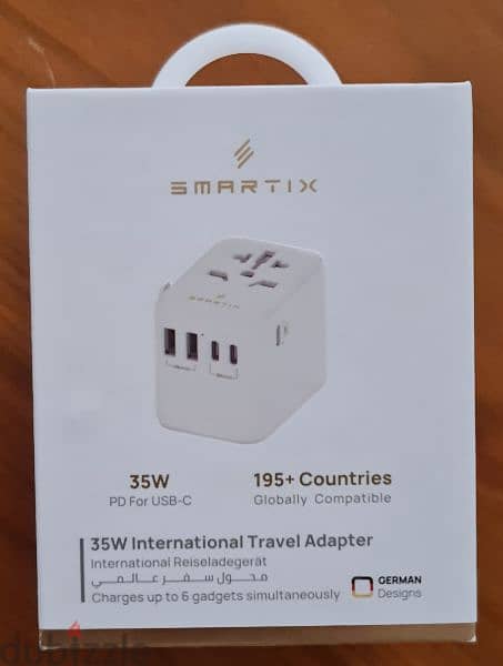 Smartix Home Universal Travel Adaptor 0