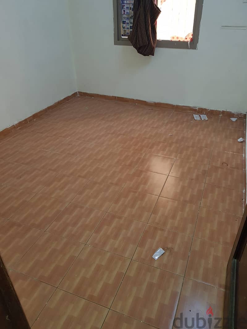 Semi furnished flat for rent in Seqayah (salmaniya area ) 4