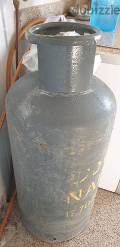 Nader gas cylinder with regulators, pipe and gas cooker