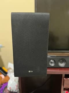 LG 300 W nice home theatre sub woofer and sound bar