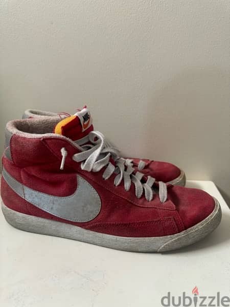 Nike shoes Original are and used A little bit 4