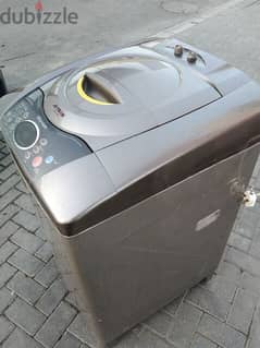 washing machine is very good condition 12 KG