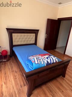 Bed With New Mattress For Sale, سرير مع مرتبة جديدة للبيع