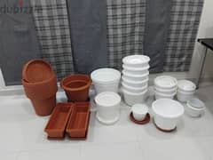 30 used platic planting pots  عدد 30 من أحواض الزراعة المستعملة