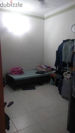 \Room for rent with ewa ac toilet 100bd park cctv hoora and gudaibiya