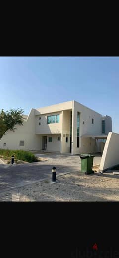 For rent villa in durrat al Bahrain للإيجار فيلا في درة البحرين