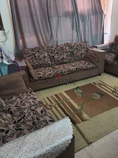 Living room + table and 4 chairs + carpet