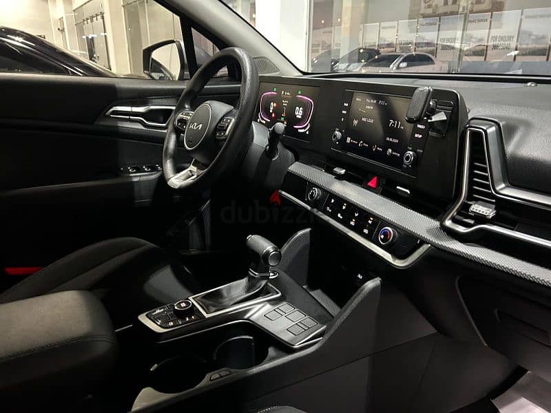 Kia Sportage 2023 2.0 AWD
21000 km only under warranty till 2028 5