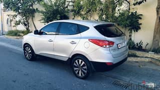 Hyundai Tucson 2013 limited 4WD 2.4 excellent condition family use