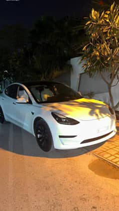 Tesla Model 3 excellent condition for sale 4