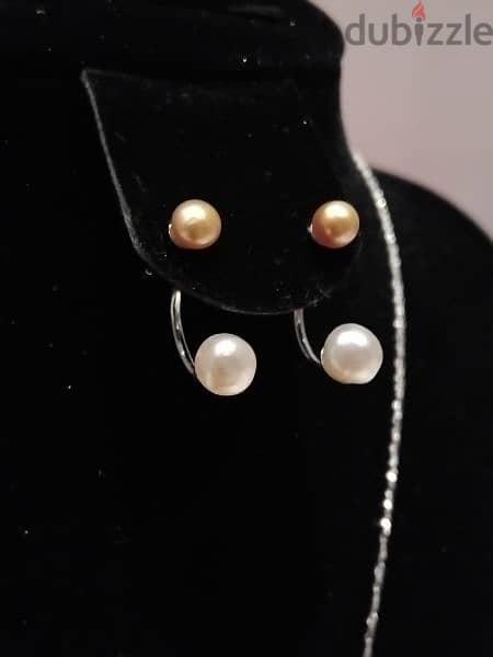 Natural White Dana Pearl studs حلقات لؤلؤ ابيض طبيعي 0