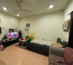 Fully furnished sharing studio flat rent for executive bachelor