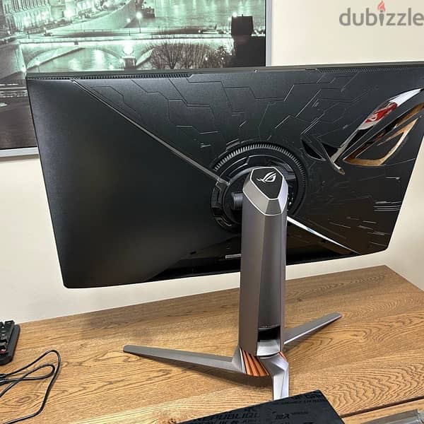 ASUS ROG Swift 32” 4K HDR - 144Hz Mini-LED with G-SYNC - PG32UQX 2