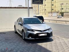Toyota Camry GLE 2022 (Silver)