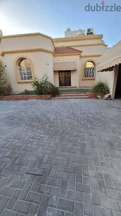 للايجار فيلا في سند شامل الكهرباء villa for rent with EAW in Sanad