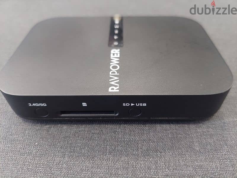 NewQ Filehub AC750 Travel Router 1