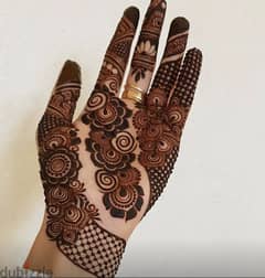 Henna expert available for eid