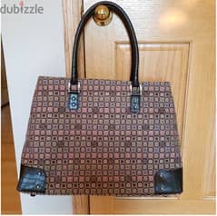 Liz&Co brand handbag big size. 50bd