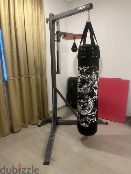 heavy duty stand from TKO and Venum punching bag 0