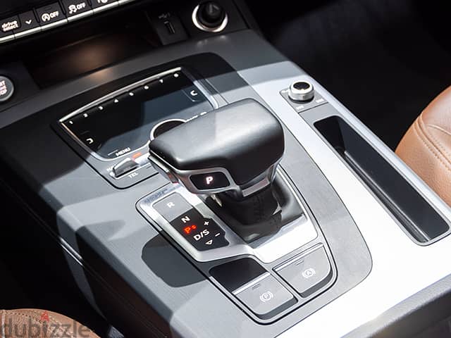 Audi Q5 2019, Full dealer maintained, Excellent conidtion 10