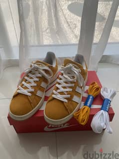 New Campus: yellow Adidas 8 us / 41 1/2 eur