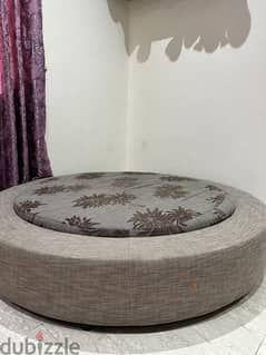 Round Bed in excellent condition for sale