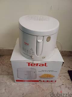 Tefal Maxi Fry Deep Fryer
Good working conditions 
12