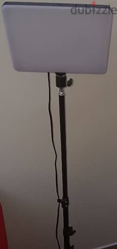 Fill light with tripod stand