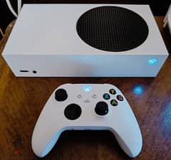 Xbox series S (only 2 months old)