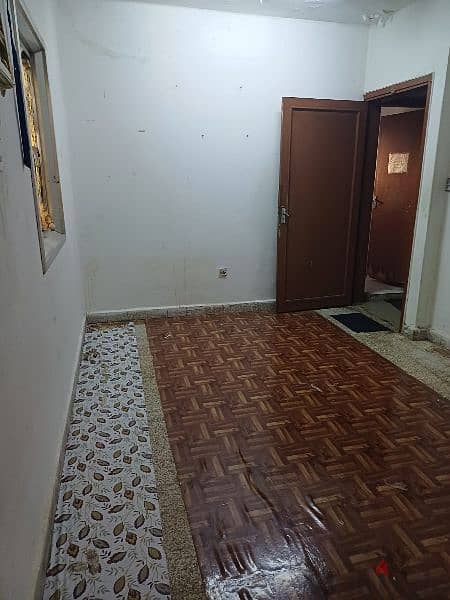room for rent in Manama bab al Bahrain 1
