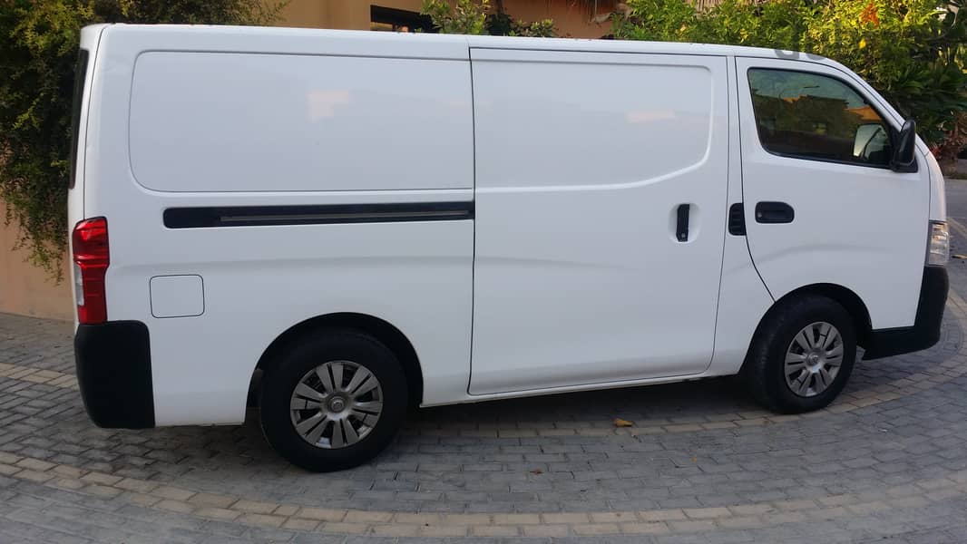 Nissan Urvan Bus Cargo Van Well Mantaine Single Ownar 4