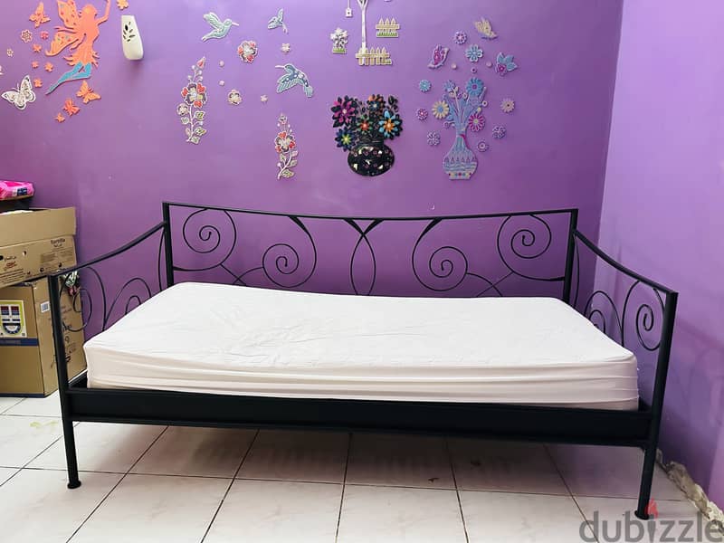 Metal frame sofa bed for sale!! 0