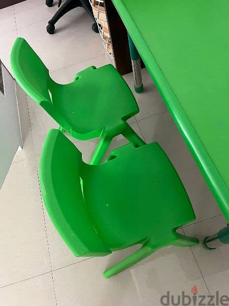 Children’s table-  x6 chairs. No damage. 15bd for all 1
