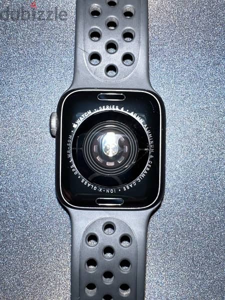 Apple Watch Series 4 black 3