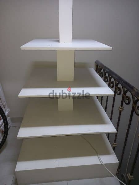 Decore stand table for sale.  Condition is good. pickup from muharraq. 1