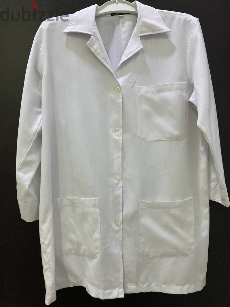 White lab coats for sale at a negotiable price 3