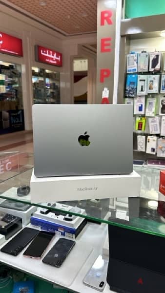 apple MacBook Air m2 512gb used 13.6 inch 3