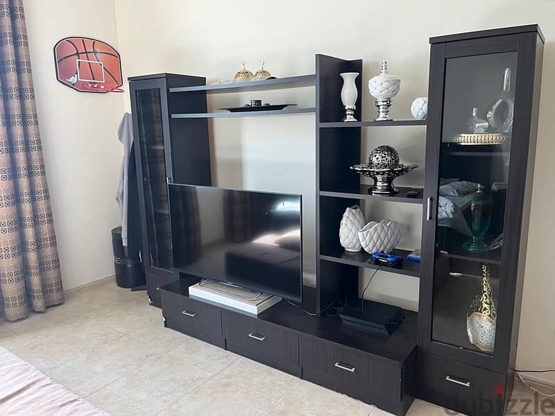 Wall unit 0