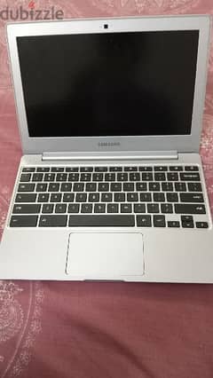 2 CHROMEBOOK USED BUT LOOK LIKE NEW NO SCRATCHES NO DAMAGE