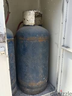 Gas cylinder with regulator
