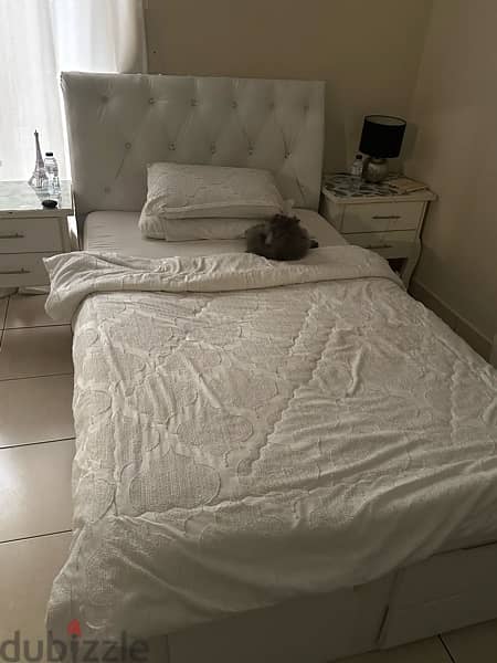 Queen Size Bed 2