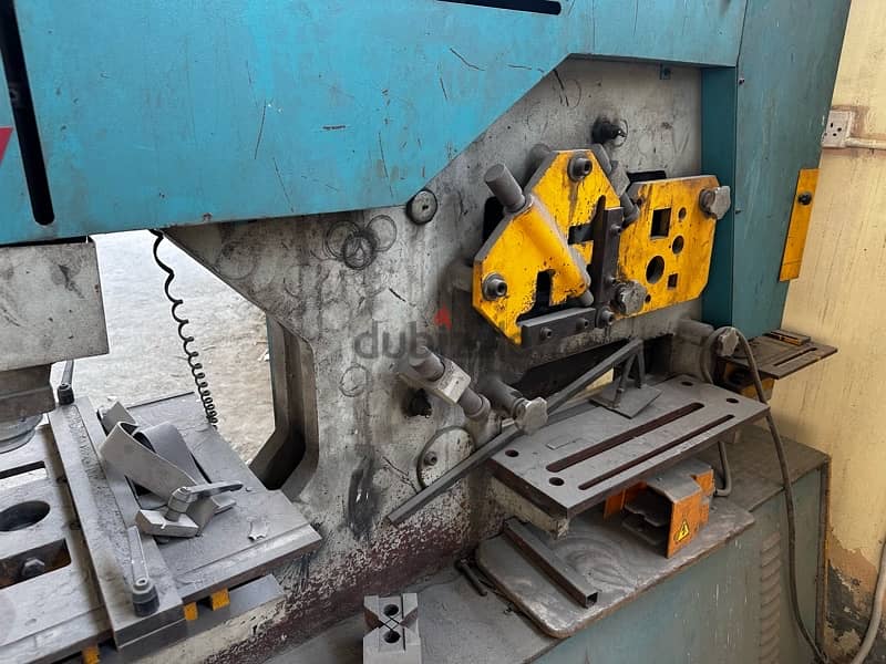 Ironworker Machine - Hydraulic Ironworker( Good condition ) 3