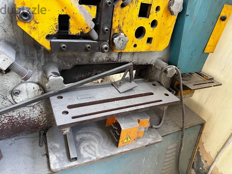 Ironworker Machine - Hydraulic Ironworker( Good condition ) 5