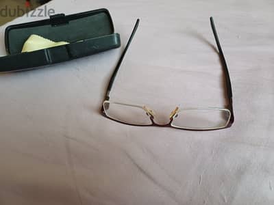 Reading glasses for ladies.  Both for 10bd